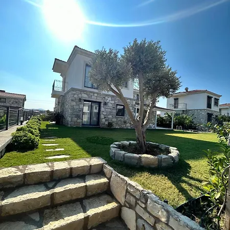 Villa Tas Ev